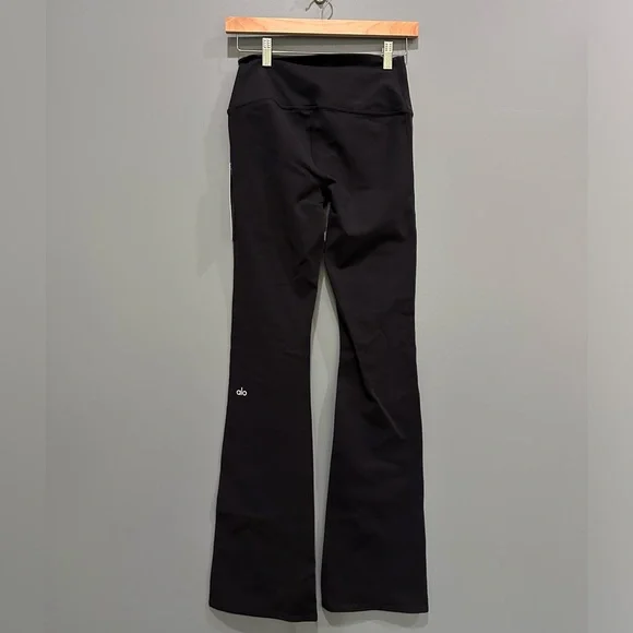 ALO Airbrush High-Waist 7/8 Bootcut Legging Black - Picture 9 of 10